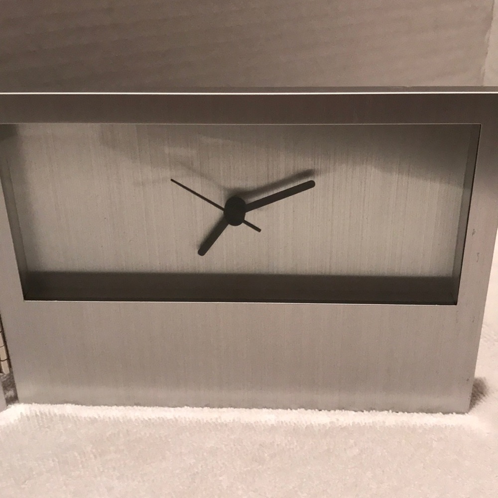 Clock/Frame, Leadership - Picture 3 of 5
